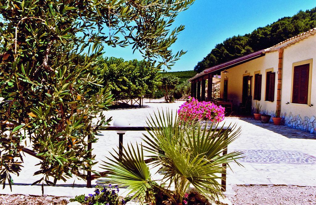 Agriturismo Tenute Pispisa Segesta Calatafimi Exterior photo